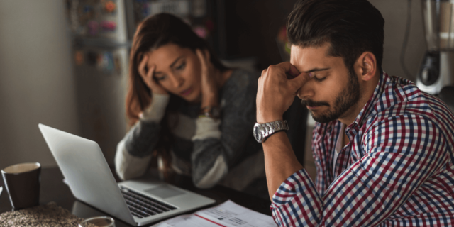 Como os Encargos e Taxas Influenciam na sua Dívida do Cartão de Crédito